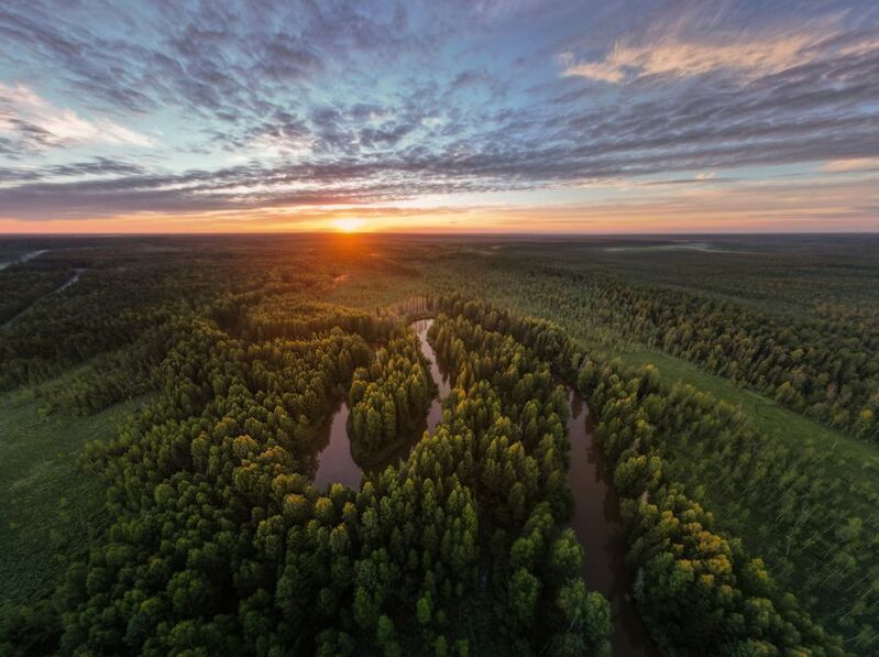 Югра, дрон, закат, тайга, река На закате фото превью