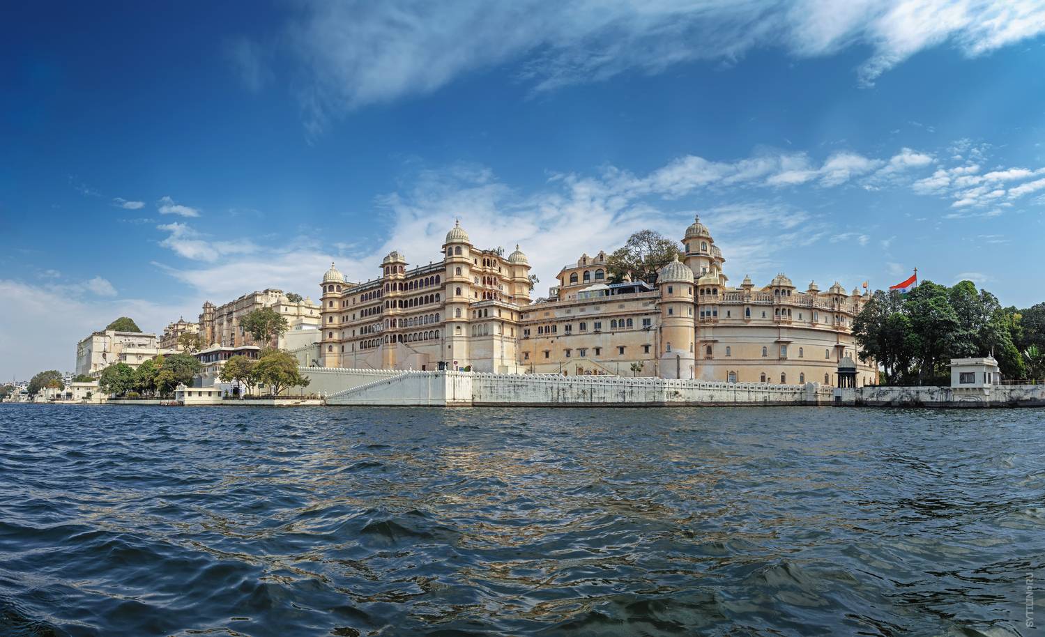 Озеро Пичола, Городской дворец, Радж-Махал, Удайпур, Раджастан, Раджастхан, Индия, старинный, форм, достопримечательность, туризм, пейзаж, архитектура, наследие,  мрамор, Сытилин Павел