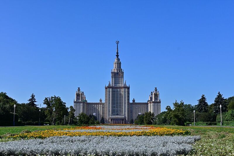 МГУ в кадре фото превью