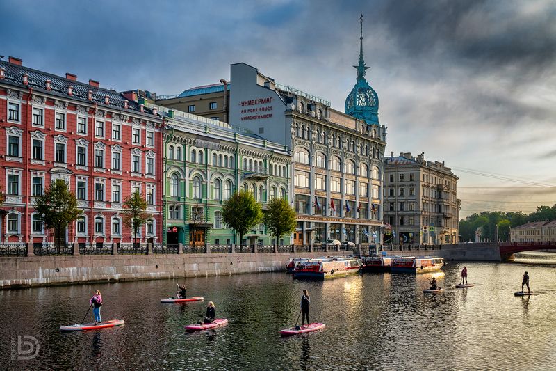 Прогулка на SUP — популярный в Петербурге утренний моцион фото превью