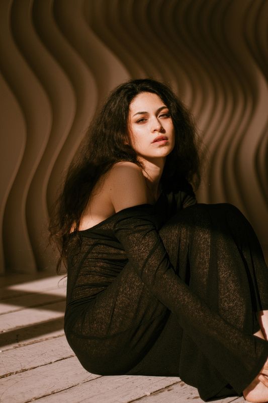 женский портрет в студии Алена фото превью