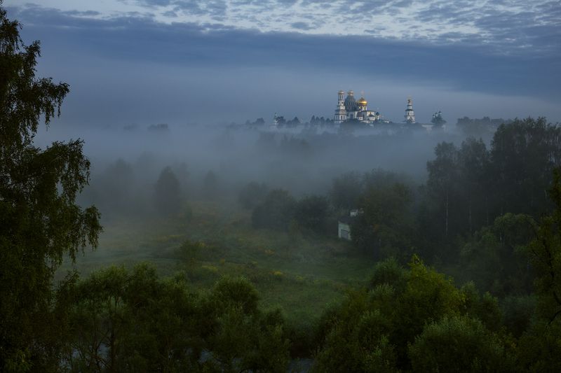 истра, храм, туман, лето, подмосковье Летнее утро фото превью