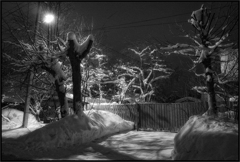 Свет фонаря фото превью