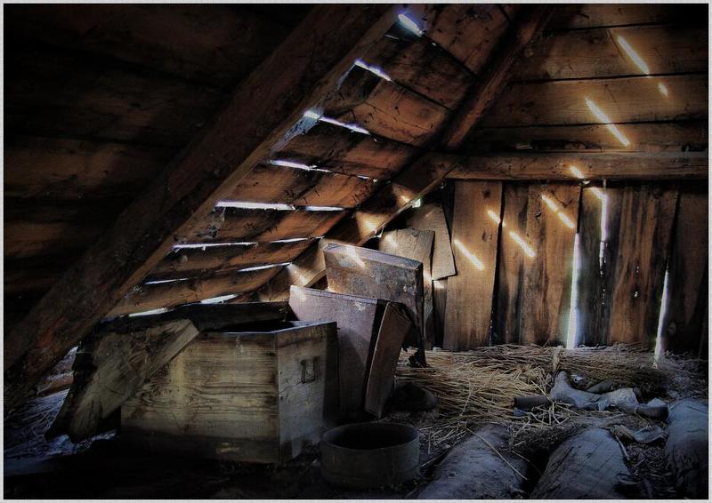 геометрия света, чердак, старые вещи, организованный хаос Принцип организованного хаоса или Геометрия света фото превью