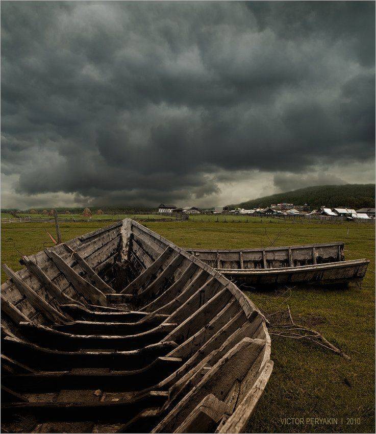 байкал, берег, лодки, деревня, осень, сентябрь, тучи, дороги, Виктор Перякин