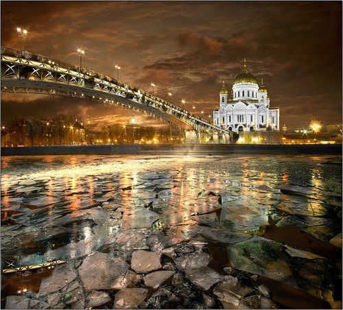 Цветопредставление на Москва-реке