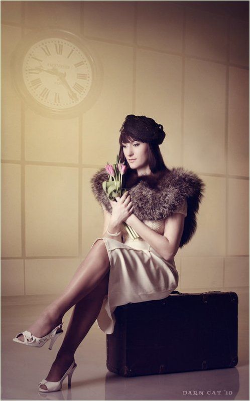 девушка, ретро, вокзал, прощальные, цветы Прощальные цветы.. фото превью