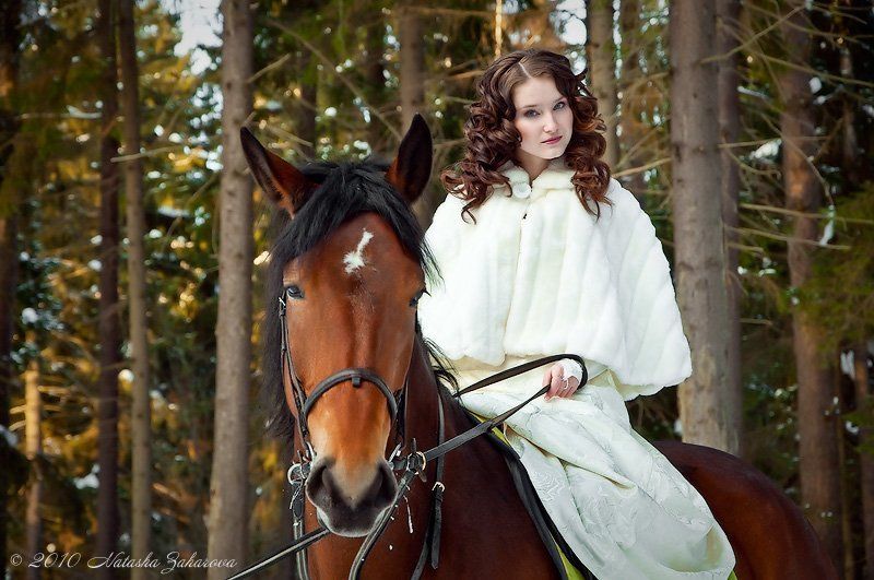 Всадница фото превью