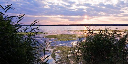 На озере...Осенний вечер.