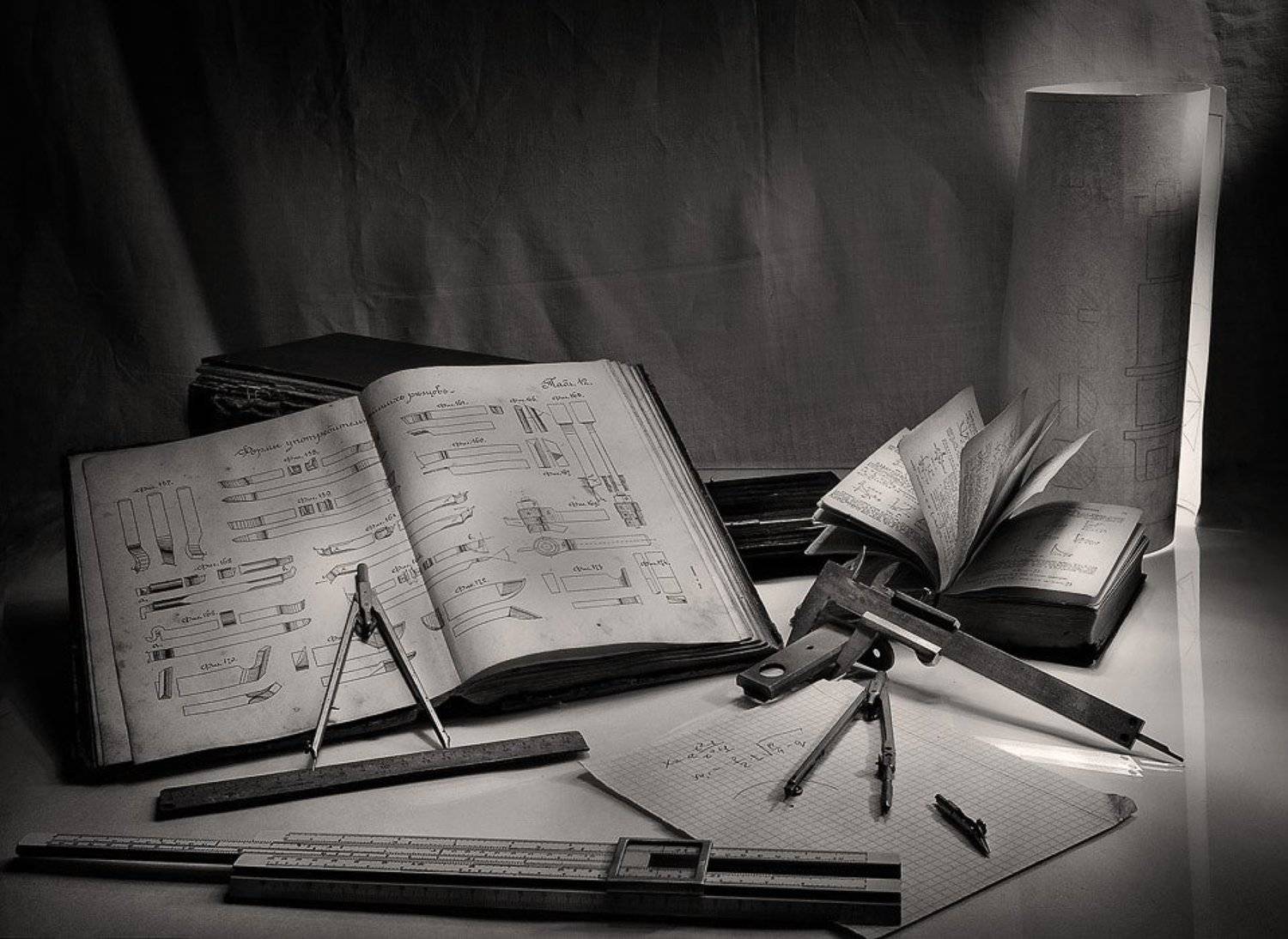 чертёж, книги, циркуль, логарифмическая линейка, прошлое лето