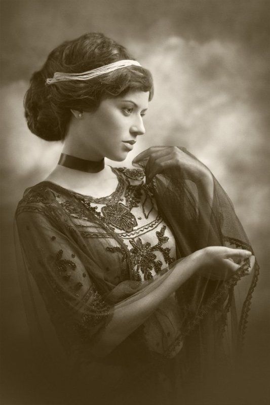 ретро Задумчивая. фото превью