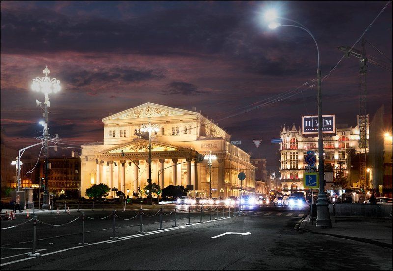 На Театральной площади фото превью