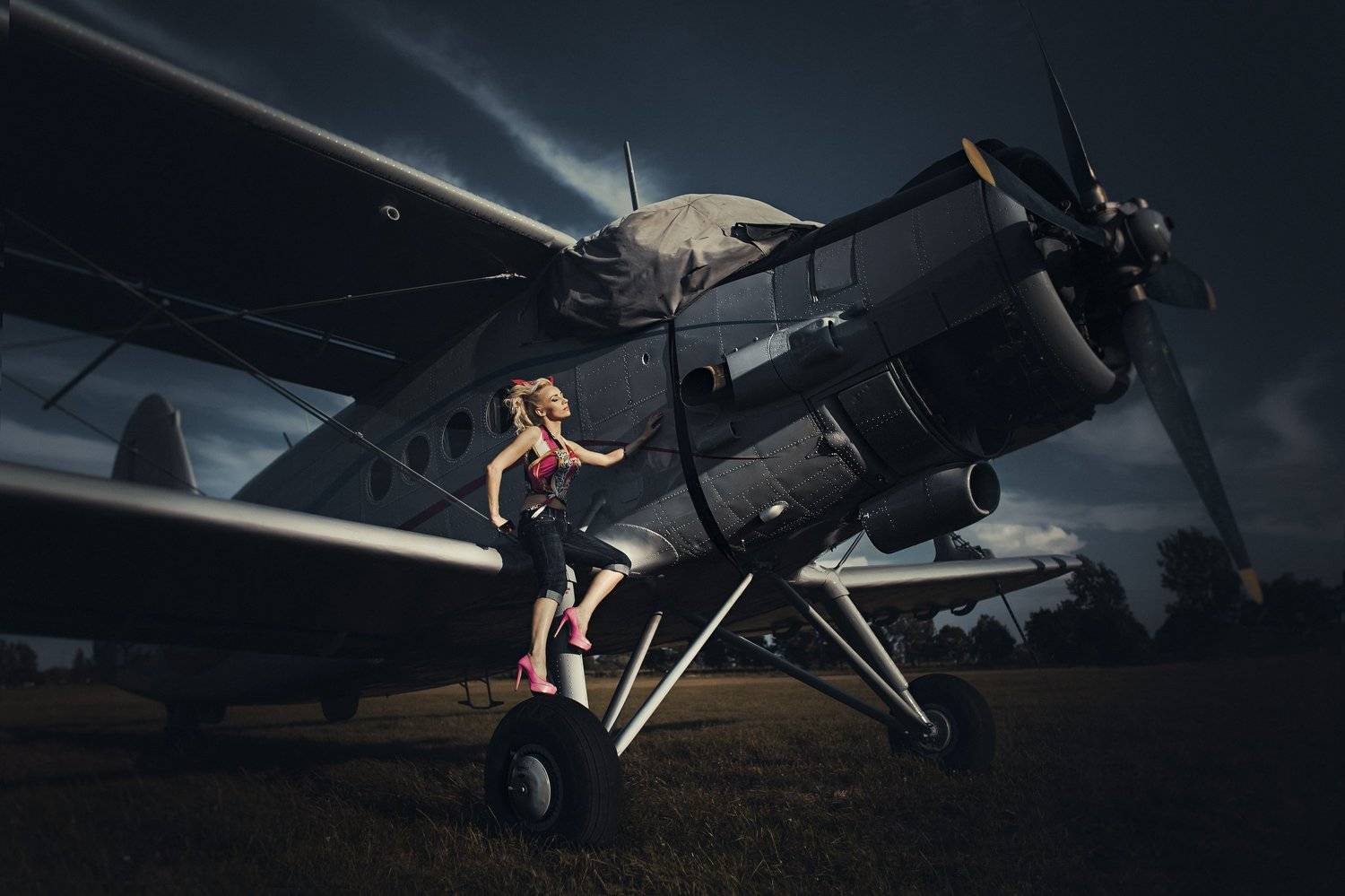 Fashion, Outdoor, Plane, Portrait, Damian Piorko