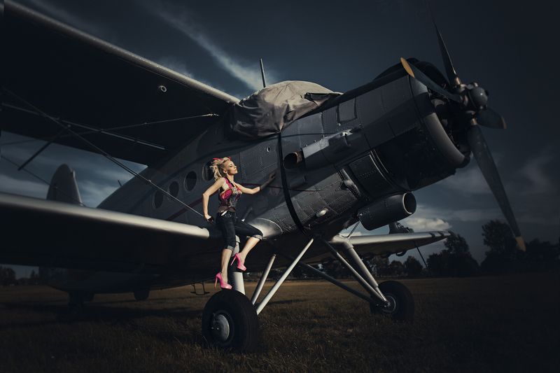 Fashion, Outdoor, Plane, Portrait On the plane фото превью