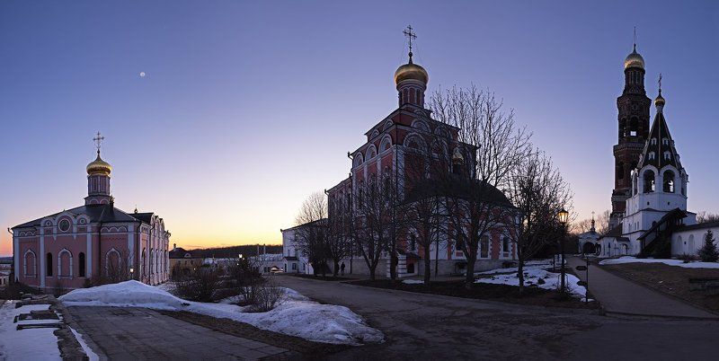 Вечер в Иоанно-Богословском монастыре фото превью