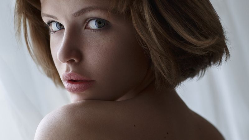 голубые глаза, мягкий свет, светлые волосы, каре, девушка, женщина, прическа,blue eyes, soft light, blond hair, square, girl, woman, hairstyle, portrait, портрет, headsho  фото превью