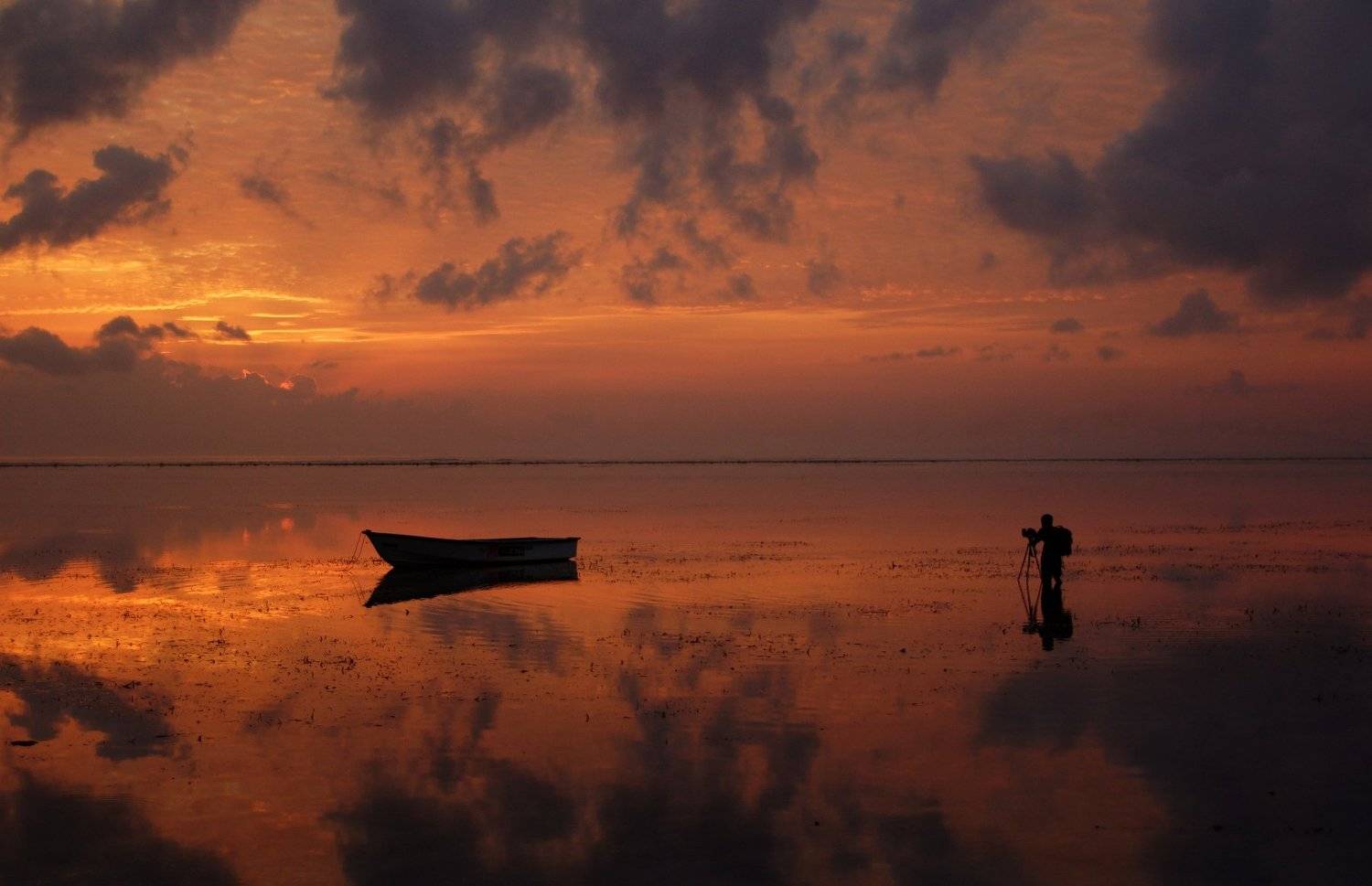 dawn, sunrise, shore, sea, ocean, sky, horizon, boat, color, light, reflection, landscape, nature, morning, bright, low tide, hunter, photographer, job, Сергей Андреевич