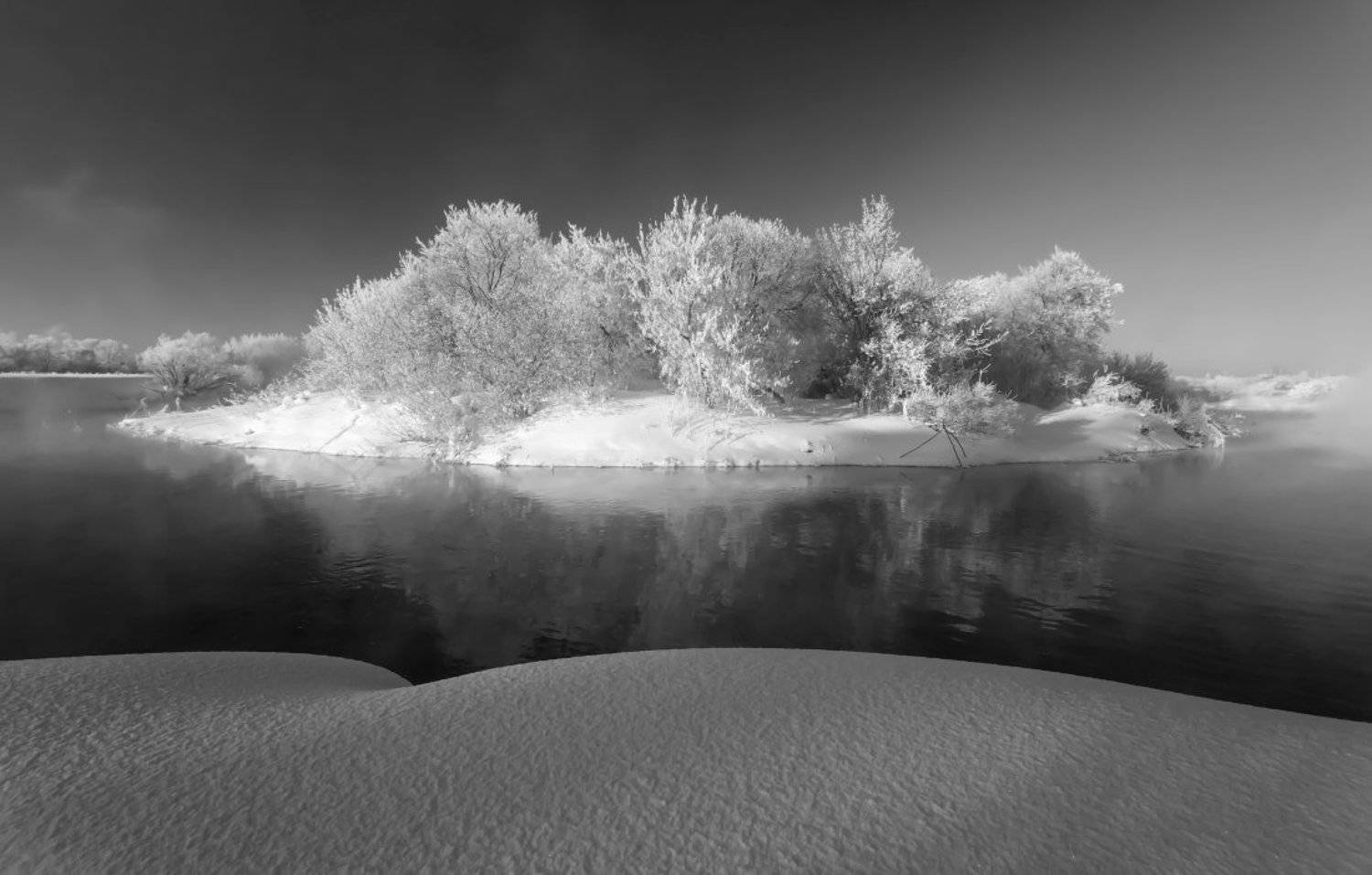 Снег мороз речка вода островок лес облака зима , Георгий Машковцев