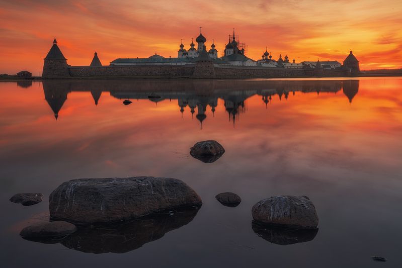Соловки Соловецкий_монастырь белые_ночи Архангельская_область Белое_море Закат на Святом озере фото превью