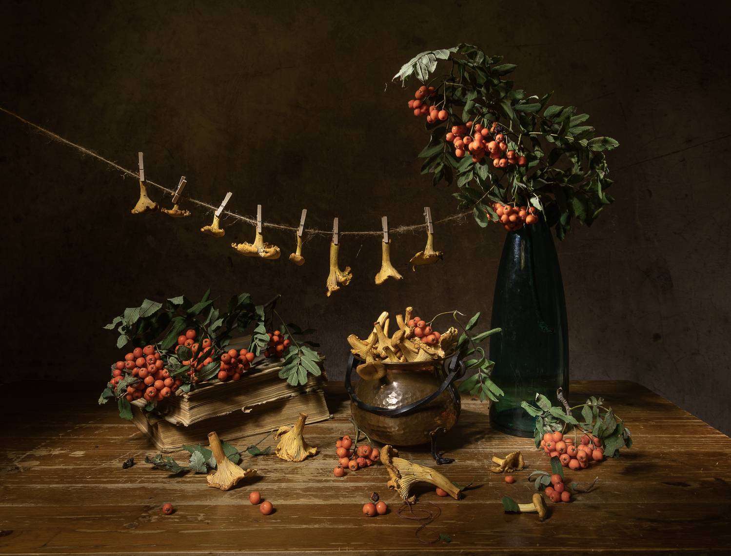 натюрморт, рябина, лисички, Татьяна Феденкова
