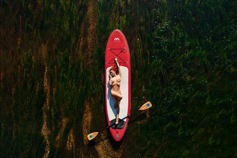 рыжая, redhead, сапборд, supboard, река, river, обнаженная, naked, ню, nu Богиня на отдыхе/The goddess is on vacation фото превью