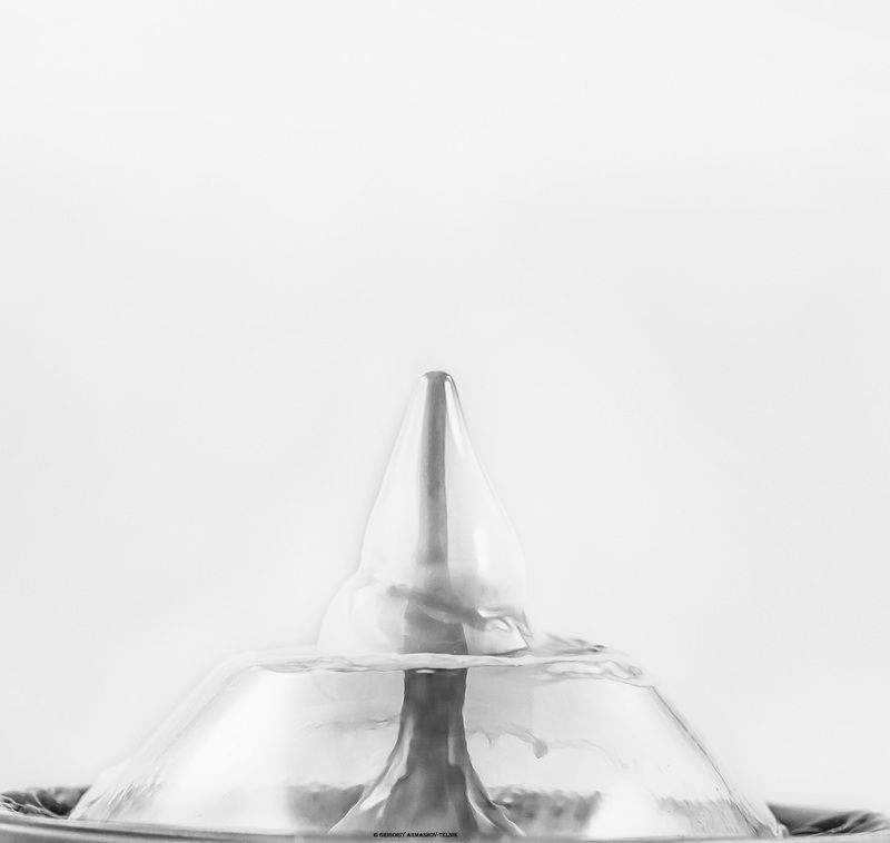 #monochrome, #bw, #drop, #liqiud, #macro, #water, #macrophoto White drops фото превью