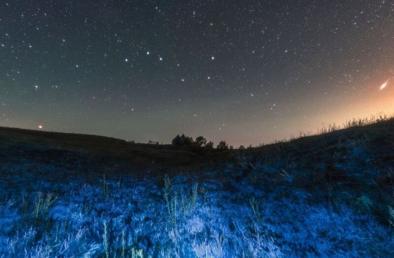 Созвездие Большой Медведицы и метеор фото превью