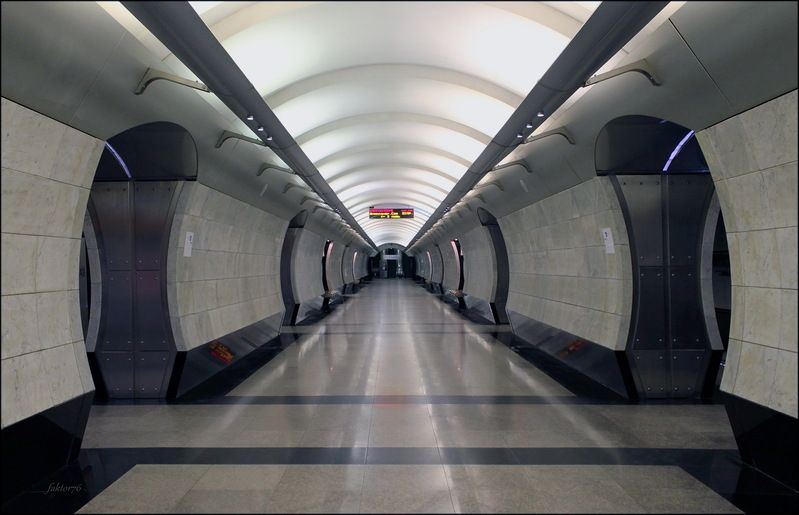 станция метро  Международная. Москва фото превью