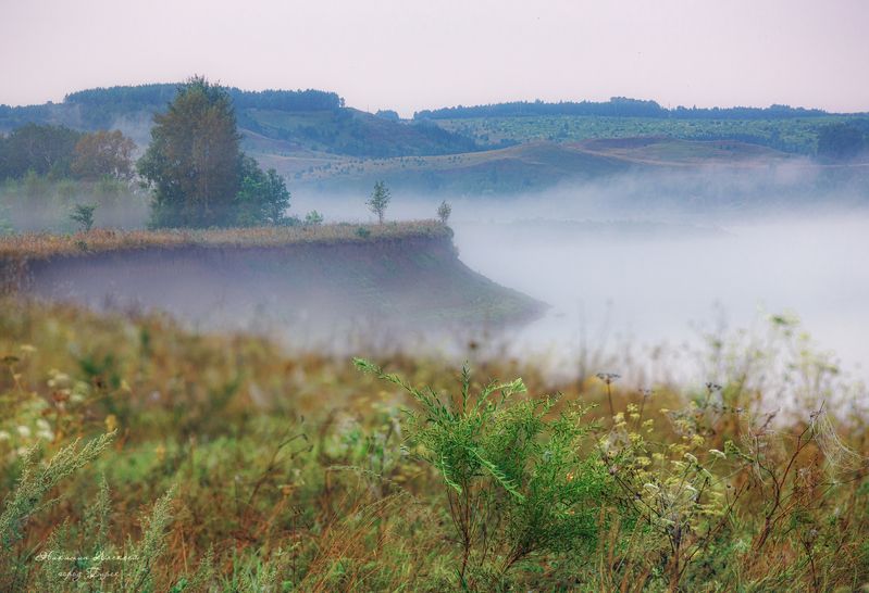 Туман у реки фото превью