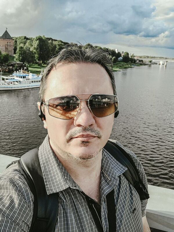 Автопортрет фото превью