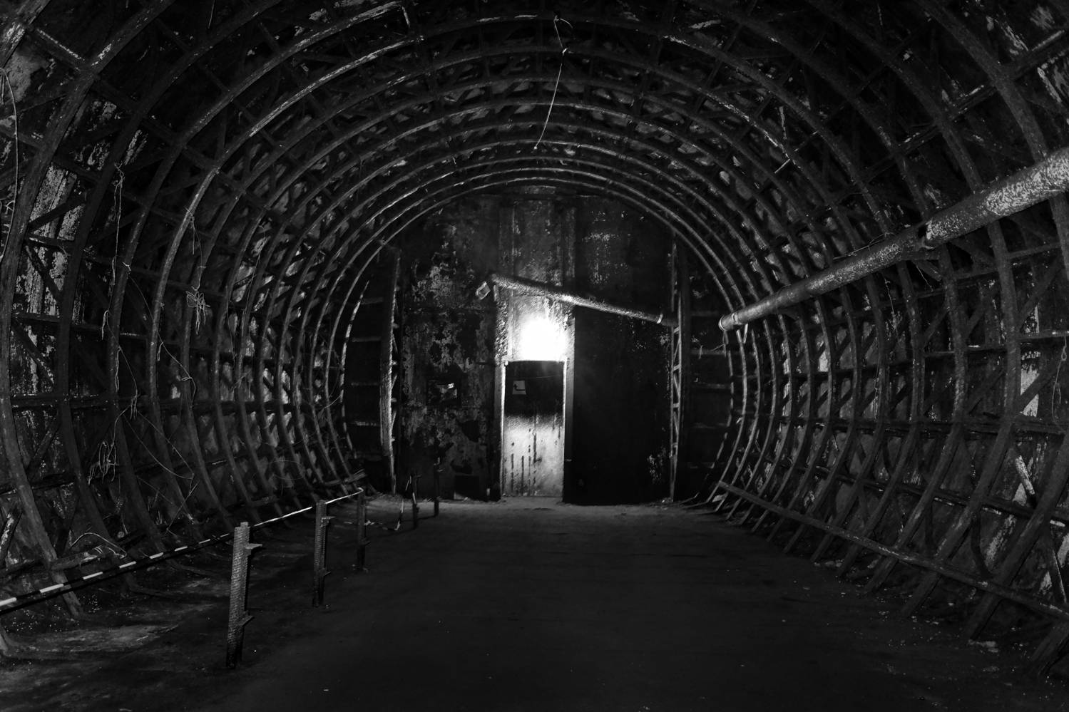 бункер, свет, тьма, Зорин Миша