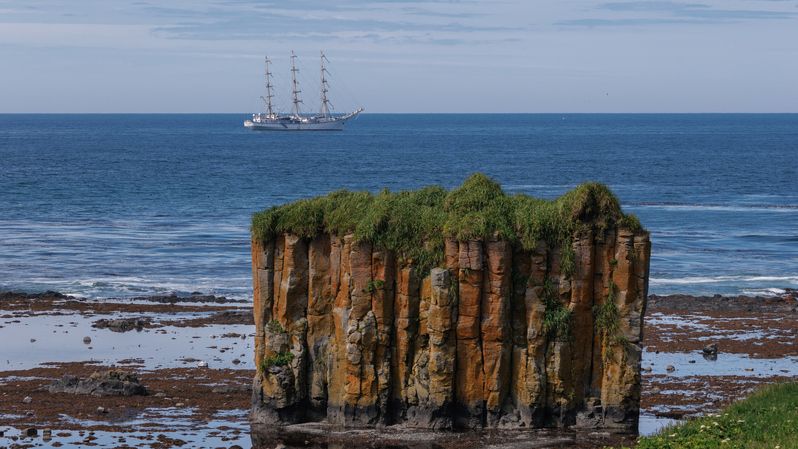 утро, командоры, парусник, остров беринга Парусник Надежда фото превью