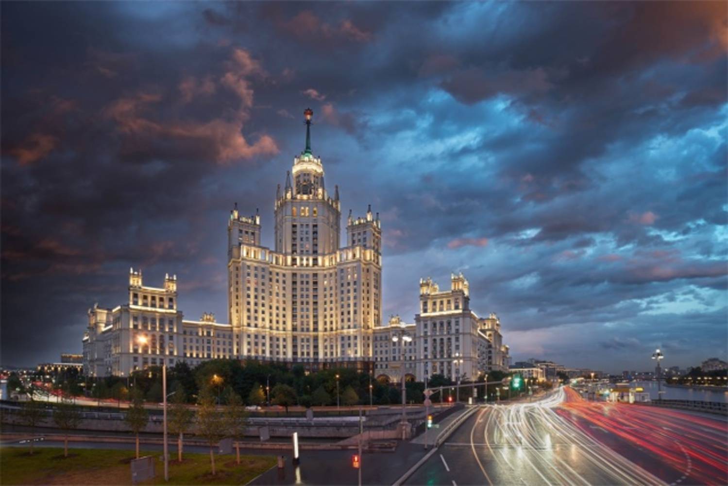 город, вечер, москва, здание, архитектура, высотка, вечер, подсветка, Михаил Кудрявцев