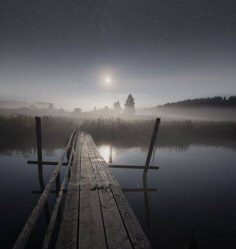 Лунная, туманная