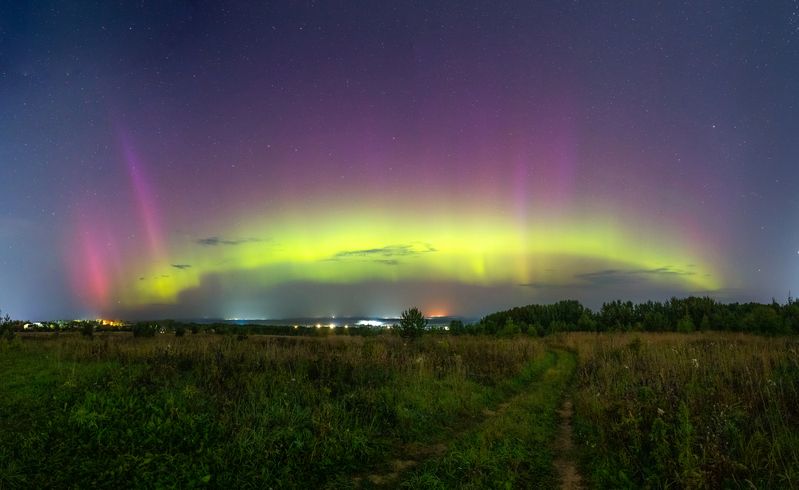 небо, звезды, полярное, сияние, северное, 2024, лето, поле, горизонт, пейзаж, Киров, Вятка, дорога, корона, вспышка Корона фото превью