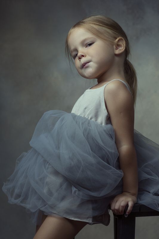 студийный портрет Mira фото превью