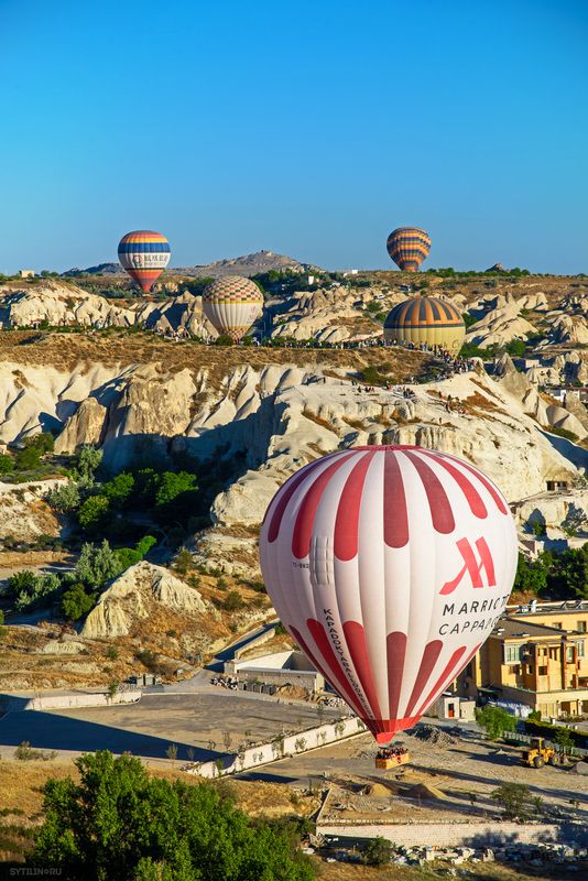 каппадокия, турция, воздушные шары, воздухоплавание, фестиваль, разноцветный, путешествие, экскурсия, поездка, тур, фон, романтичный, небо, пейзаж, достопримечательность., , Воздушные шары в небе Каппадокии. Турция фото превью