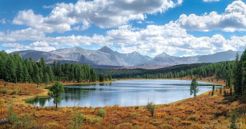 алтай, природа, горы, озеро Киделю в жаркий полдень фото превью