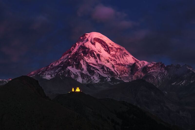 кавказ, горы, грузия, georgia, гора, казбек, рассвет в горах, горы на рассвете, mountains, синий час Спящий Казбек фото превью