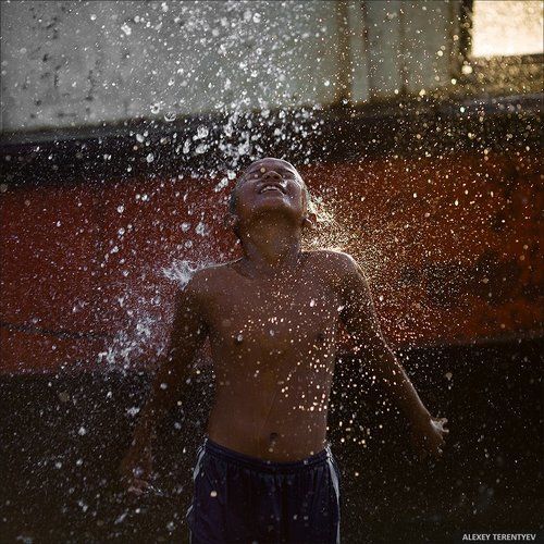 Детство не бывает не счастливым...