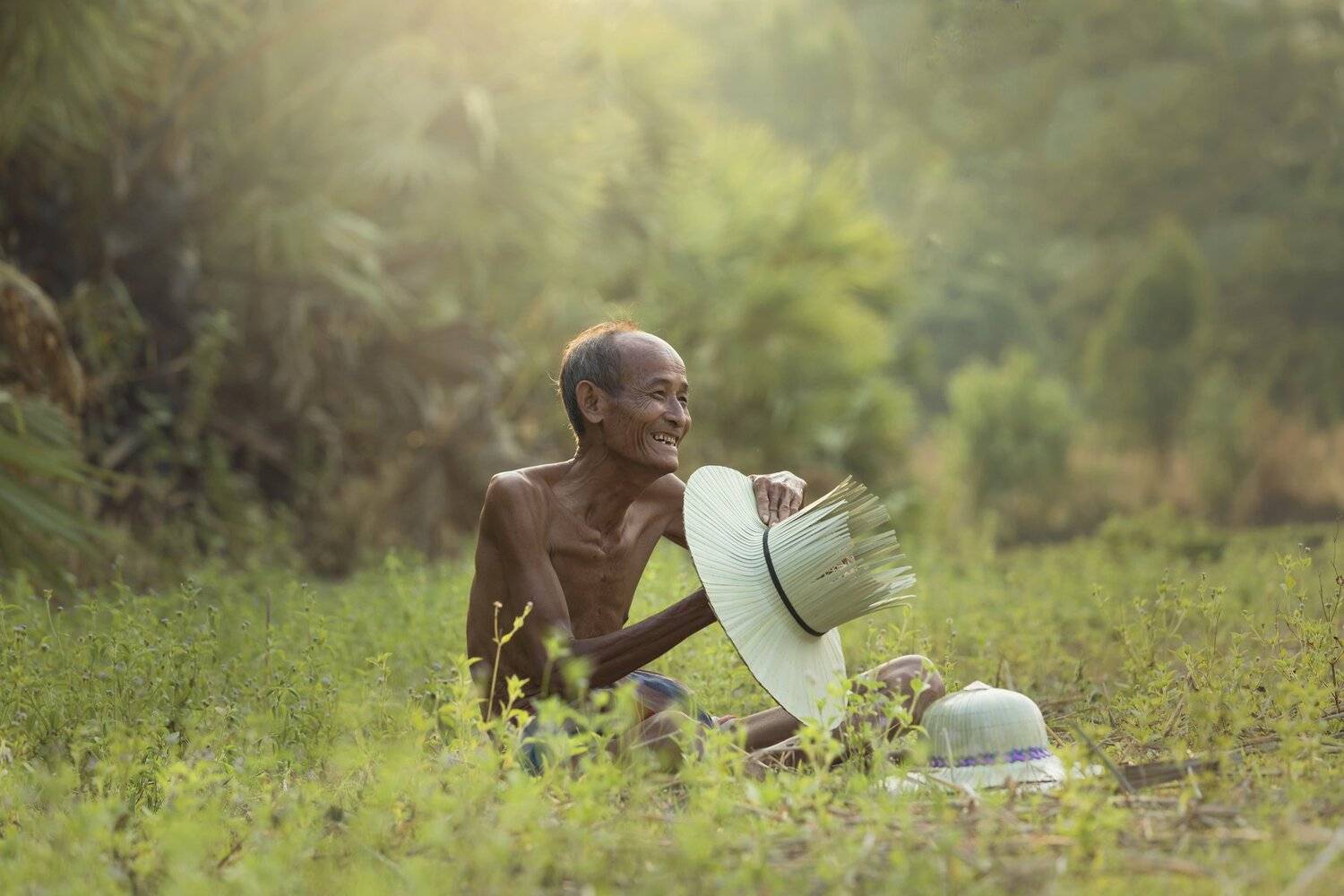 people,plam,man,old man,village man,hat,poor,asia,thailand,smile,hatter,milliner, SUTIPORN SOMNAM