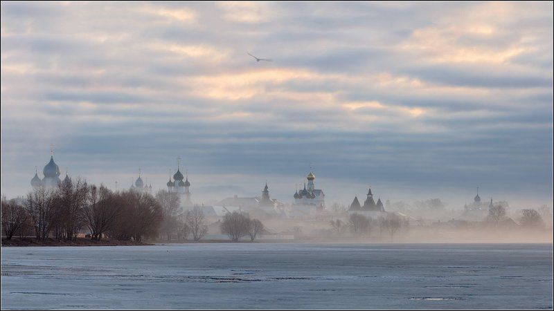 Россия, Ярославская обл, Ростов Великий Апрель фото превью