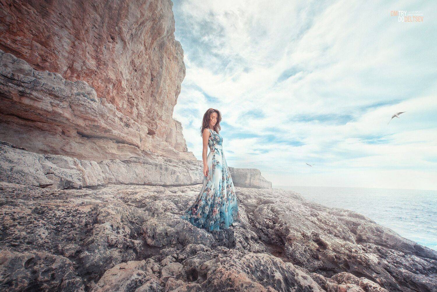 скалы, берег, море, девушка, камни, небо, чайки, облака, Дмитрий Додельцев