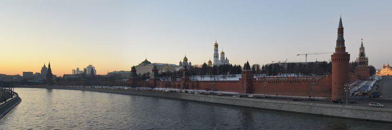 Москва, Кремль, вечер От Большого Москворецкого к Большому Каменному фото превью