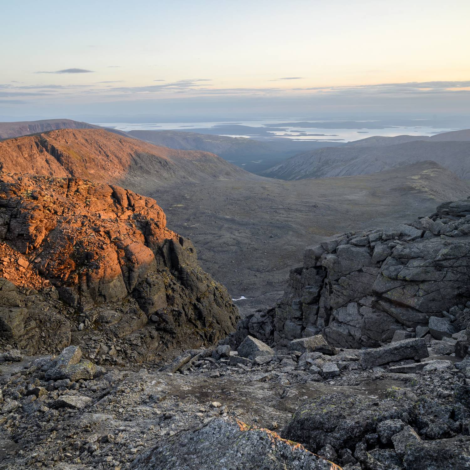 , Ян Сурогин