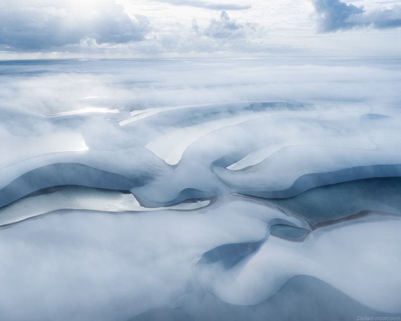 Lencois fog over the dunes фото превью