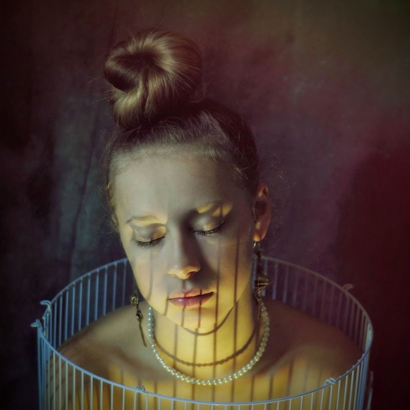 Молчать о том, что внутри фото превью