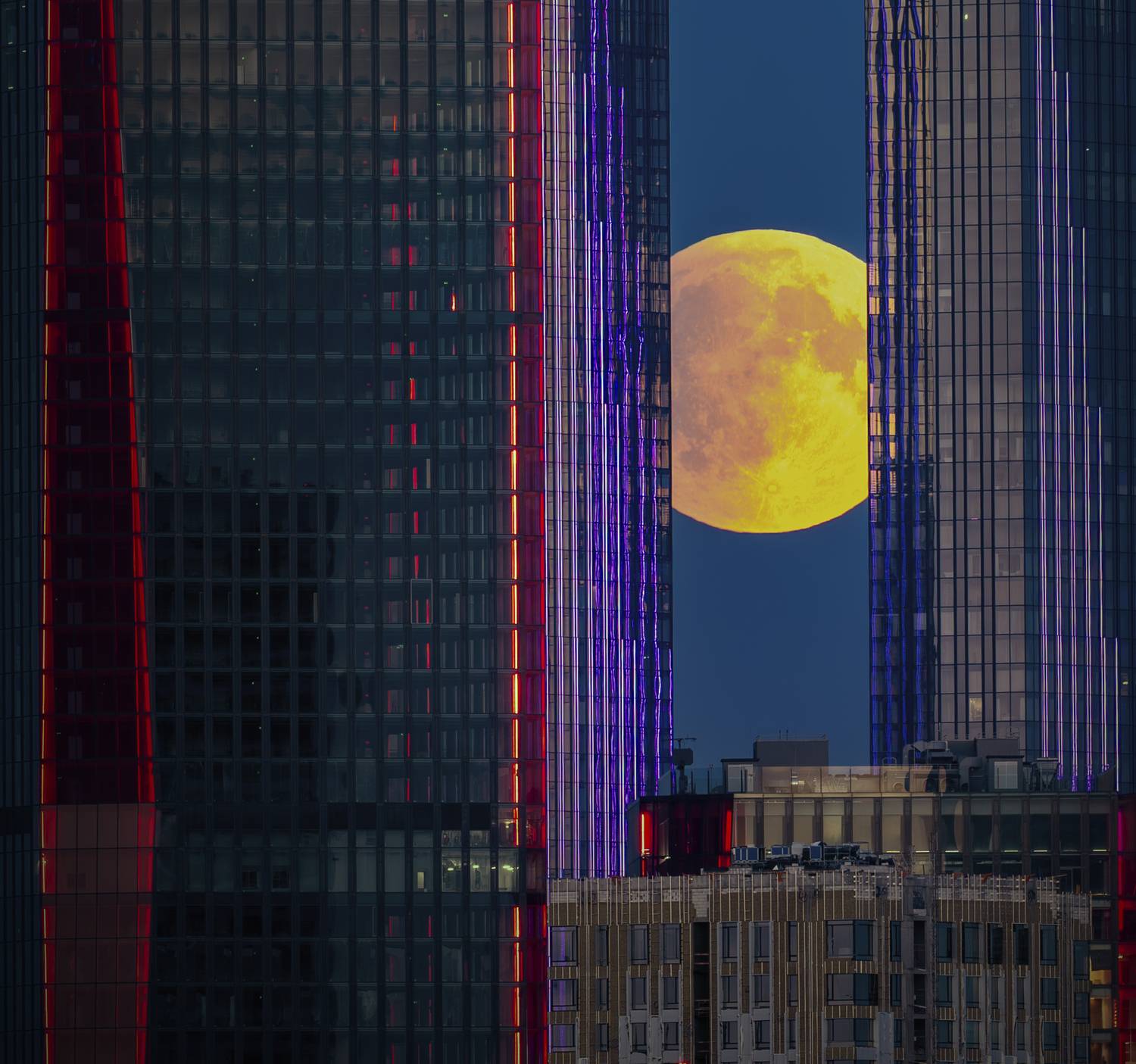 москва сити, луна, полнолуние, москва, Игорь Юркин