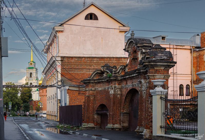 Ломовские ворота и дом Демидовых в Туле. фото превью