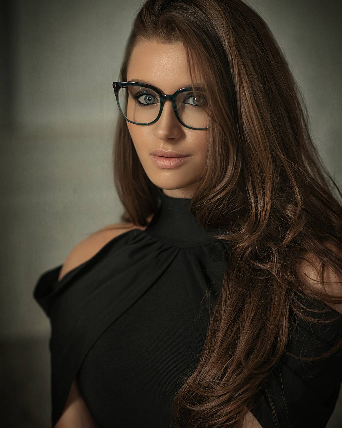 girl, model,hot, studio, portrait, black, light, young, Frost Stanley